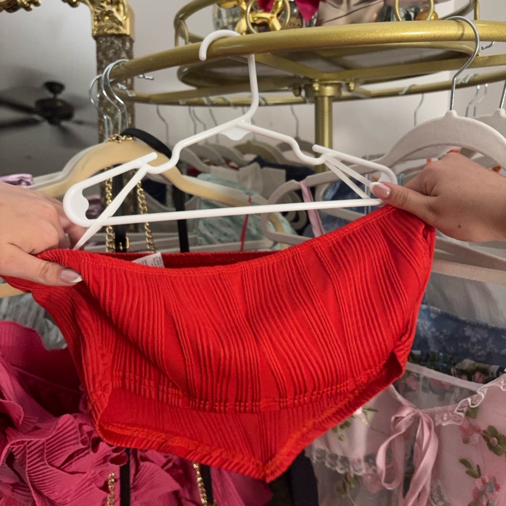 SHEIN Red Ribbed Crop Top - Picture 2 of 2